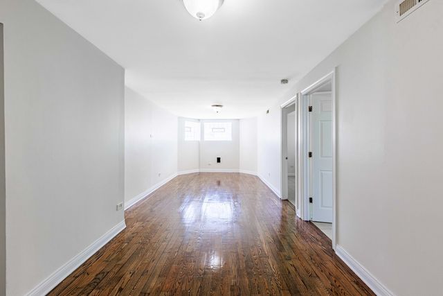2822 W FLOURNOY Street, Chicago, IL 60612