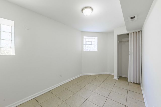 2822 W FLOURNOY Street, Chicago, IL 60612