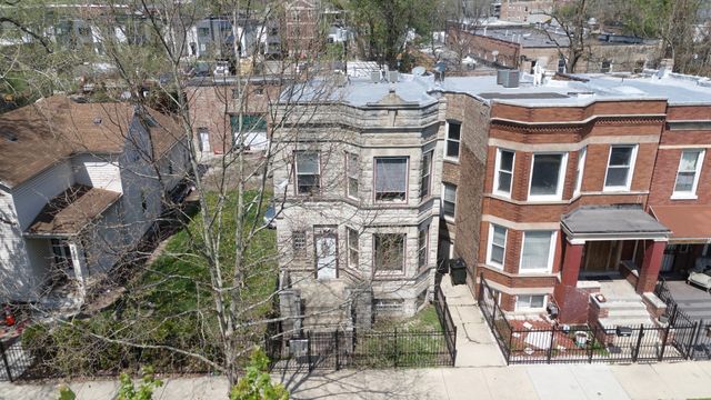 2822 W FLOURNOY Street, Chicago, IL 60612