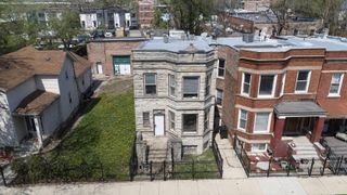 2822 W FLOURNOY Street, Chicago, IL 60612
