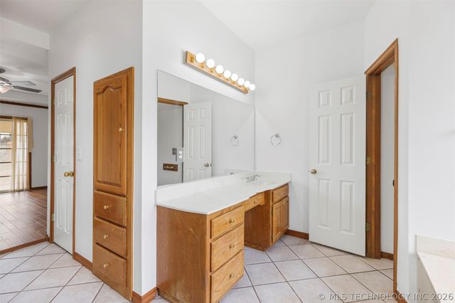 5963 S 286th East Avenue, Broken Arrow, OK 74014