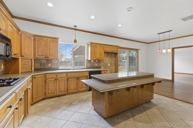 5963 S 286th East Avenue, Broken Arrow, OK 74014