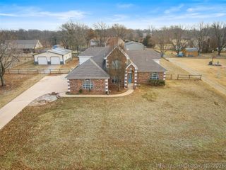 5963 S 286th East Avenue, Broken Arrow, OK 74014