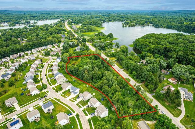 2436 Ortonville Road, Brandon Twp, MI 48462