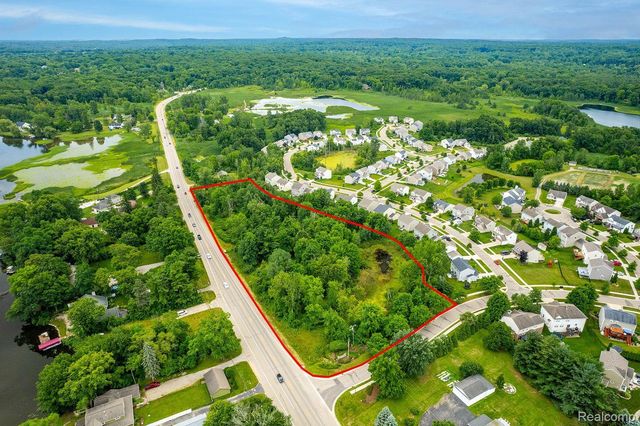 2436 Ortonville Road, Brandon Twp, MI 48462