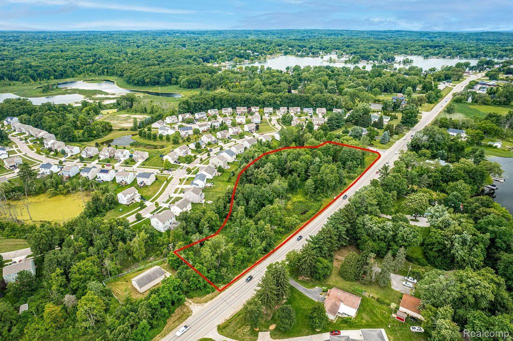 2436 Ortonville Road, Brandon Twp, MI 48462