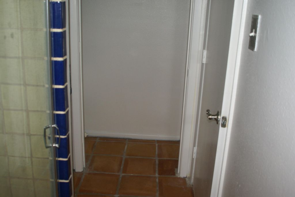 Image 12 of property listing at 611 N Paseo Del Pueblo Norte NE 6, Taos, NM 87571