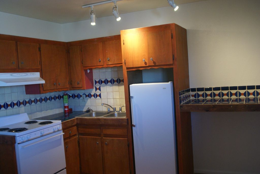 Image 15 of property listing at 611 N Paseo Del Pueblo Norte NE 6, Taos, NM 87571