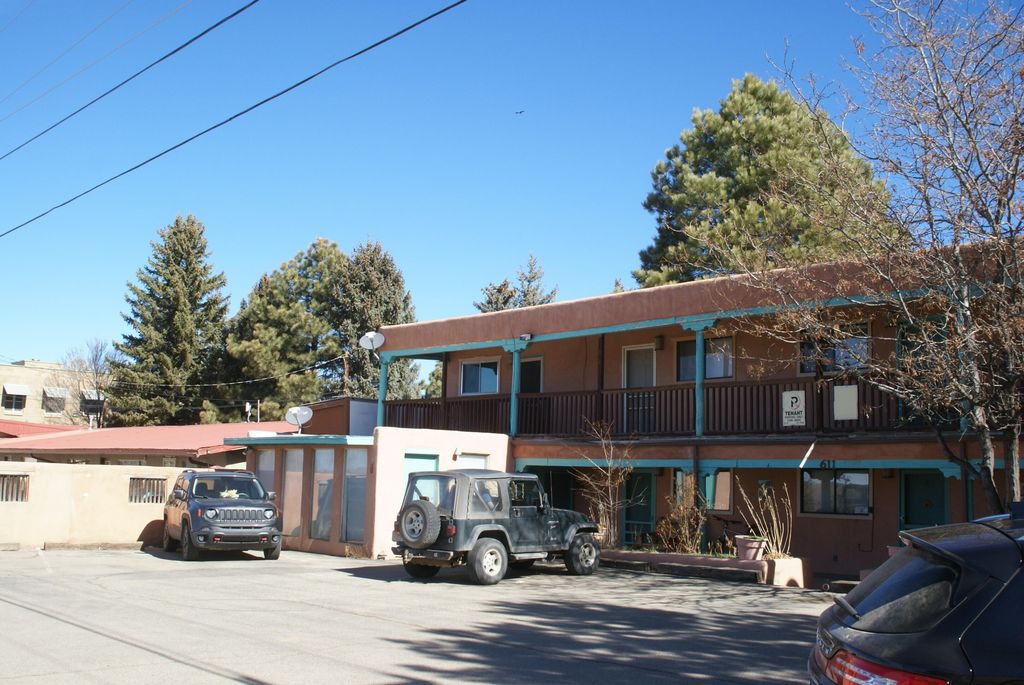 Image 2 of property listing at 611 N Paseo Del Pueblo Norte NE 6, Taos, NM 87571