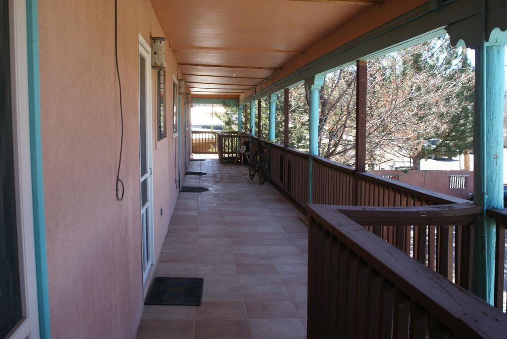 Image 5 of property listing at 611 N Paseo Del Pueblo Norte NE 6, Taos, NM 87571