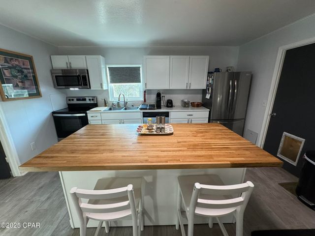 707 Morgan Avenue, Chattahoochee, FL 32324