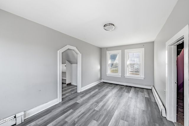 9 House Avenue, Troy, NY 12180