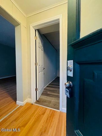 9 House Avenue, Troy, NY 12180