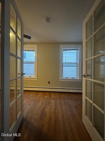 9 House Avenue, Troy, NY 12180