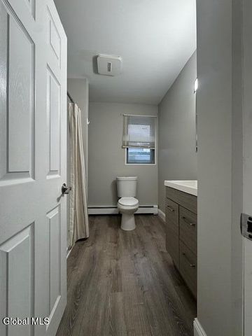 9 House Avenue, Troy, NY 12180