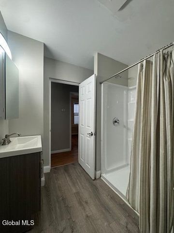 9 House Avenue, Troy, NY 12180