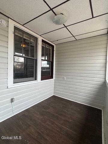 9 House Avenue, Troy, NY 12180