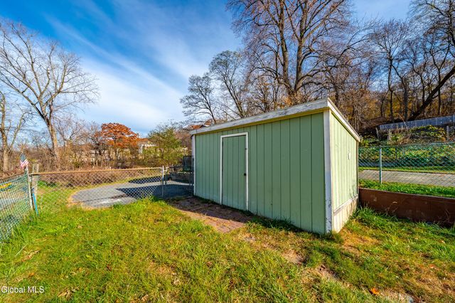 9 House Avenue, Troy, NY 12180