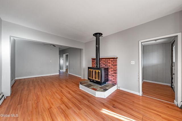 9 House Avenue, Troy, NY 12180