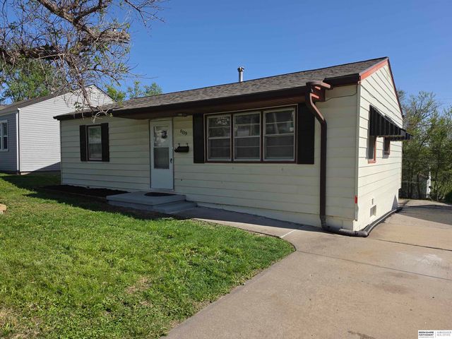8029 Main Street, Ralston, NE 68127