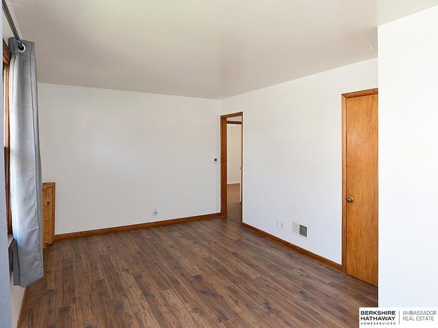 8029 Main Street, Ralston, NE 68127