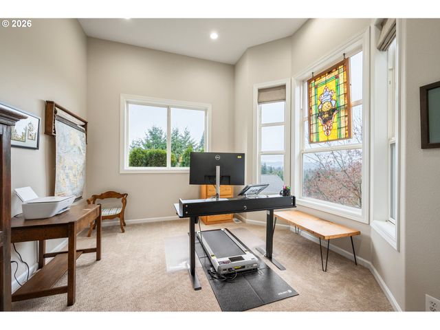 250 W ST JAMES Pl, Longview, WA 98632