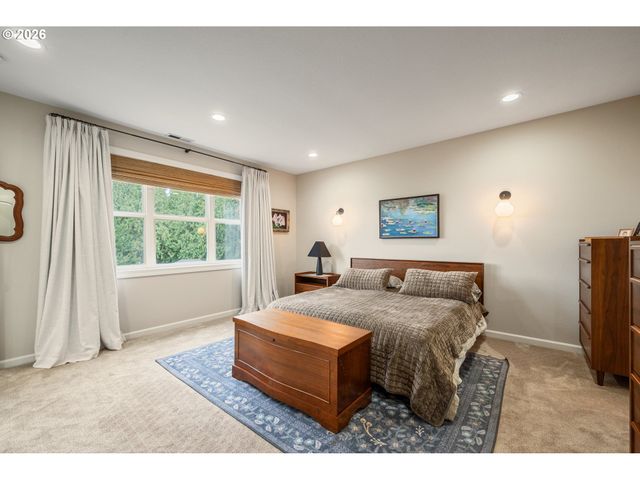 250 W ST JAMES Pl, Longview, WA 98632
