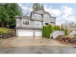 250 W ST JAMES Pl, Longview, WA 98632