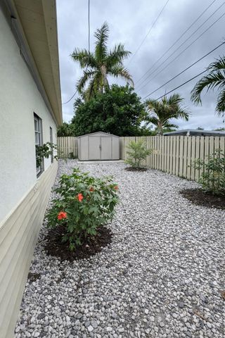 1420 NE 32nd Street, Pompano Beach, FL 33064