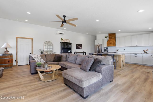 20781 N Corbin Hill RD, Hayden, ID 83835