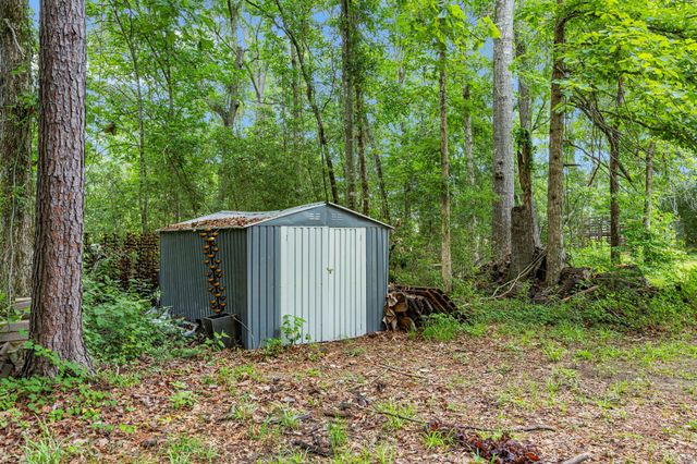 9660 Fostoria Road, Cleveland, TX 77328