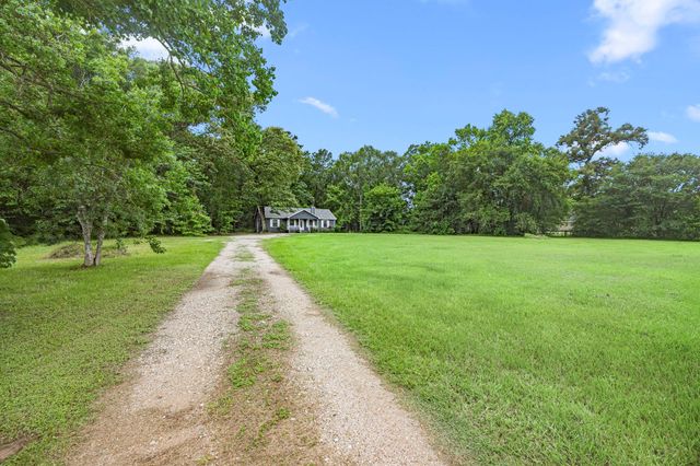 9660 Fostoria Road, Cleveland, TX 77328