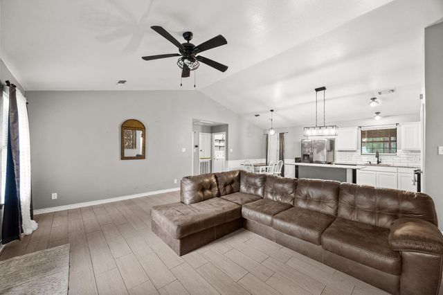 9660 Fostoria Road, Cleveland, TX 77328