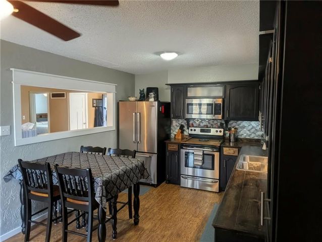 308 SW MOORE Place, Blue Springs, MO 64015