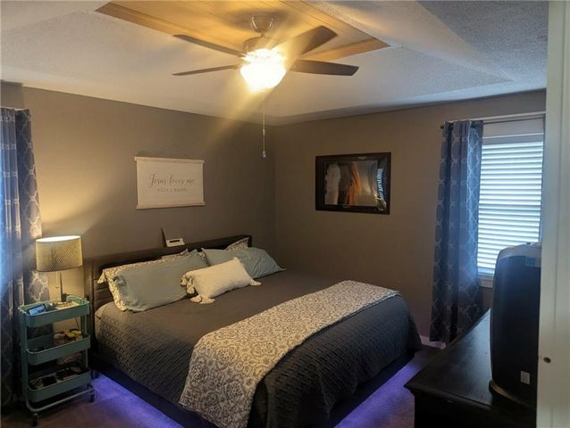 308 SW MOORE Place, Blue Springs, MO 64015