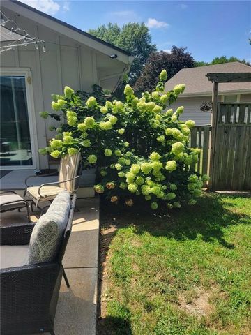 308 SW MOORE Place, Blue Springs, MO 64015