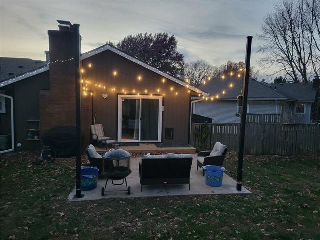 308 SW MOORE Place, Blue Springs, MO 64015