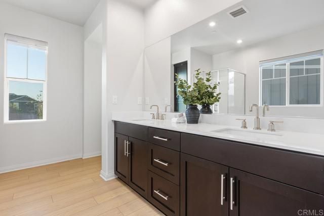 1505 Wingwood Lane, Vista, CA 92083