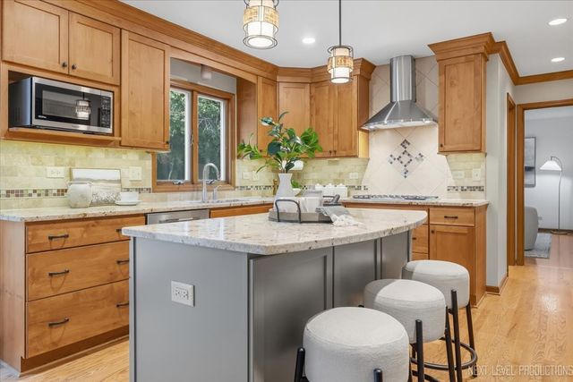 6036 Mill Bridge Lane, Lisle, IL 60532