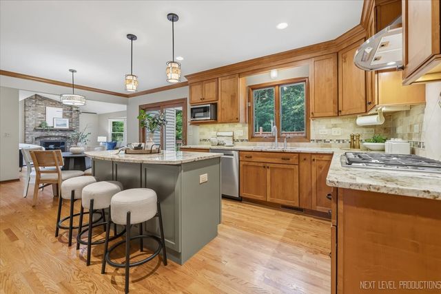 6036 Mill Bridge Lane, Lisle, IL 60532