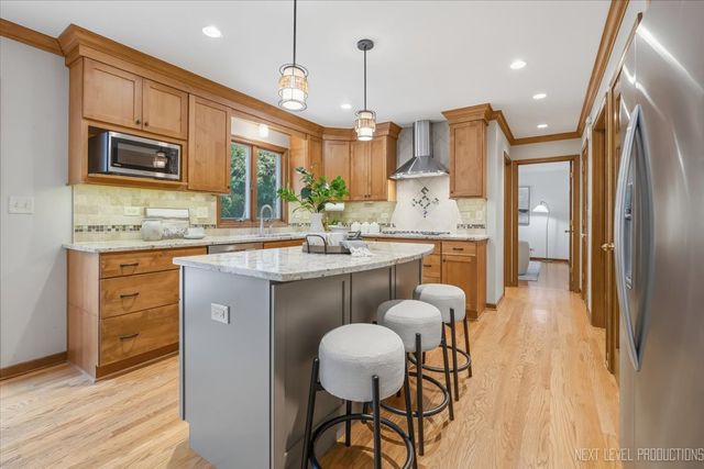 6036 Mill Bridge Lane, Lisle, IL 60532