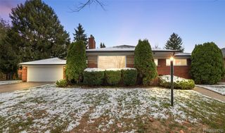 17766 Veronica Avenue, Eastpointe, MI 48021