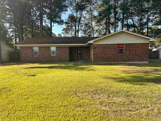 1406 Ridway Road, Pine Bluff, AR 71603