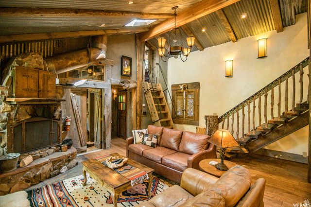 8928 N TIMPHAVEN RD, Sundance, UT 84604