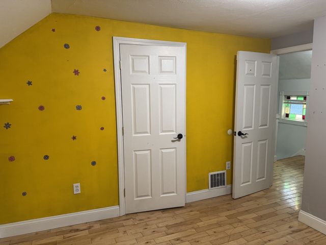 64 Mayland St, Fitchburg, MA 01420