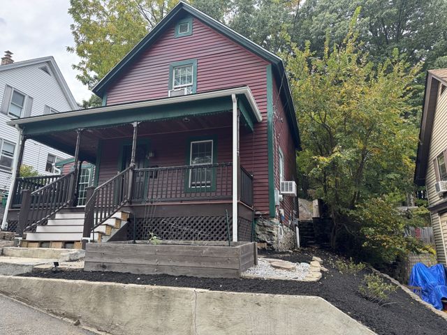64 Mayland St, Fitchburg, MA 01420