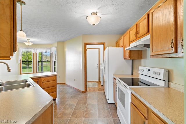 3008 Mount Pleasant Street NW, North Canton, OH 44720