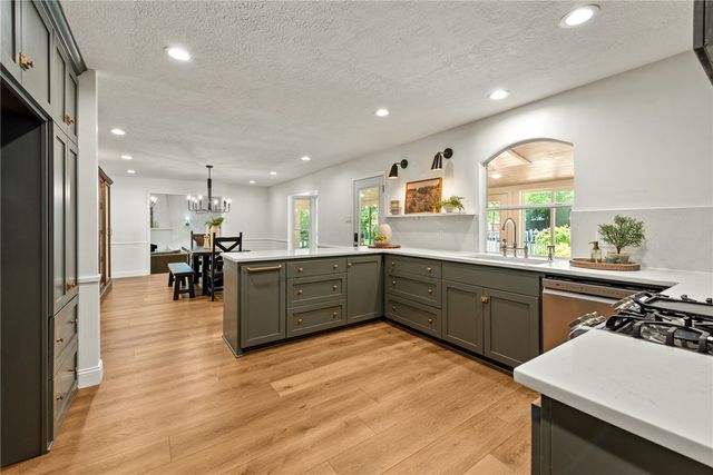 3613 Sunnybrook Lane, Bryan, TX 77802