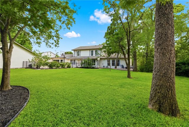 3613 Sunnybrook Lane, Bryan, TX 77802