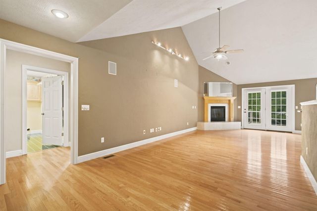 395 S Yellowwood Drive, Springfield, MO 65809